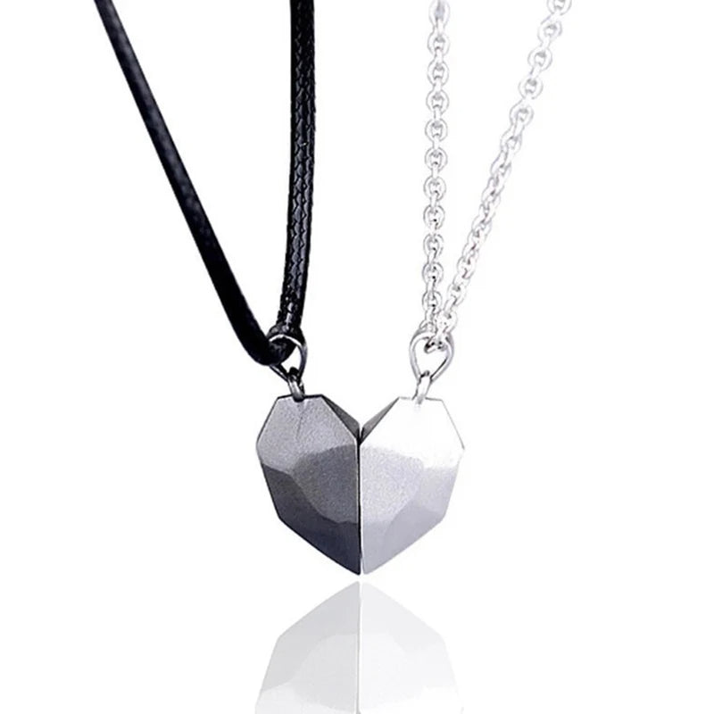 Heartbeat Necklace – Magnetic Heart Pendant