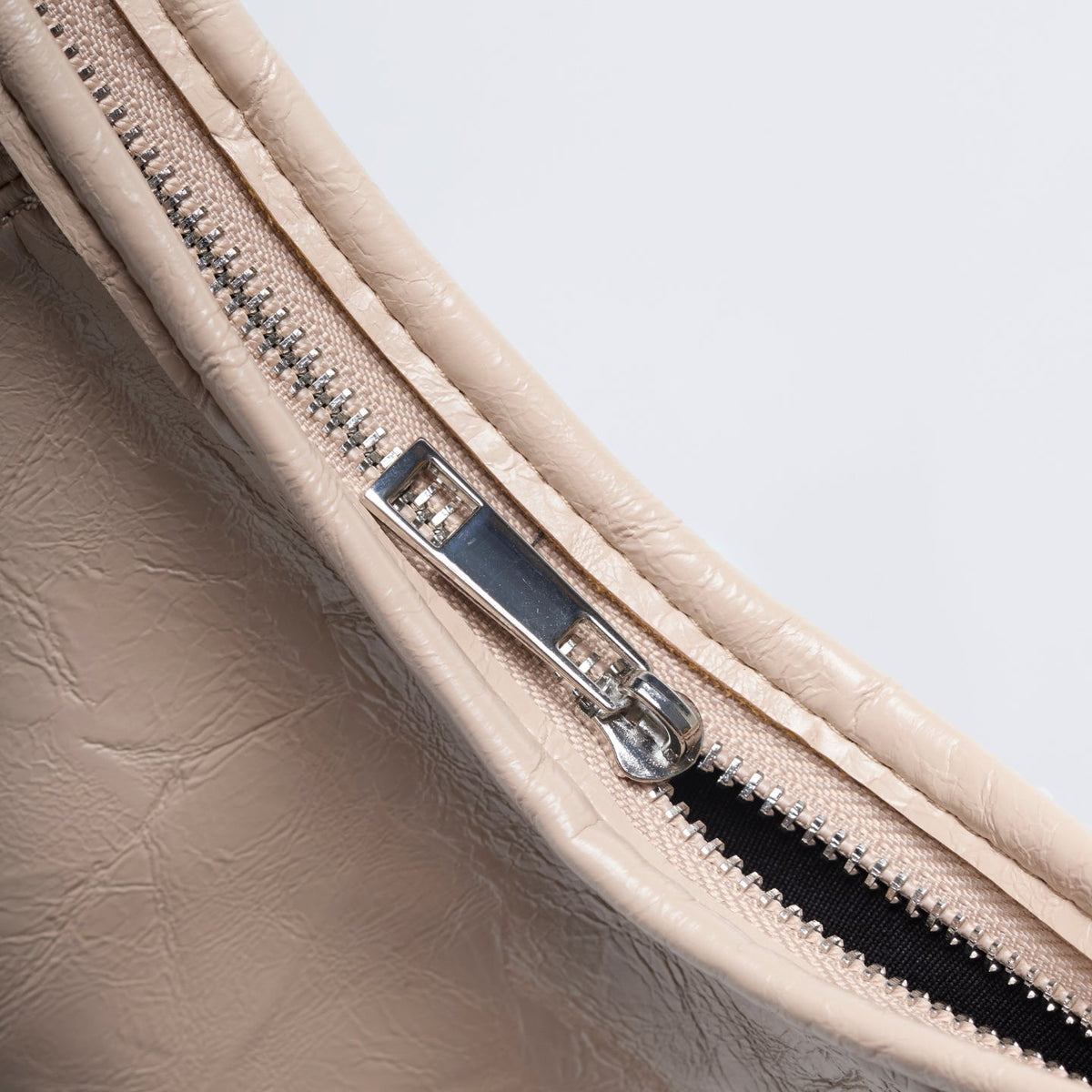 Scarlett Distressed Leather Tote