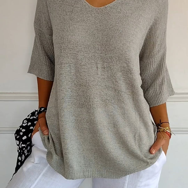 BasicKnitTop™ | Plain knitted top with V-neckline
