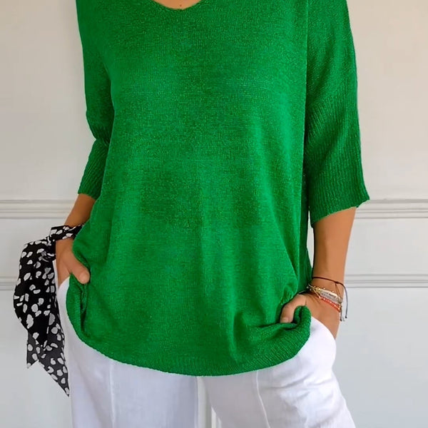 BasicKnitTop™ | Plain knitted top with V-neckline