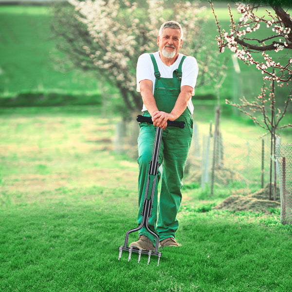 LawnMate™ Dual-Action Lawn Aerator