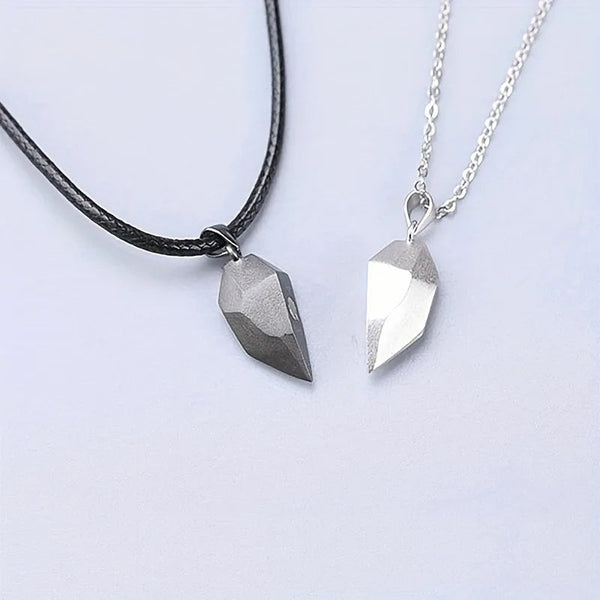 Heartbeat Necklace – Magnetic Heart Pendant