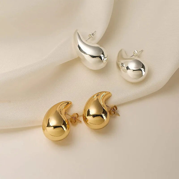 Luna Drop Earrings – Sleek and Modern Minimalist Studs