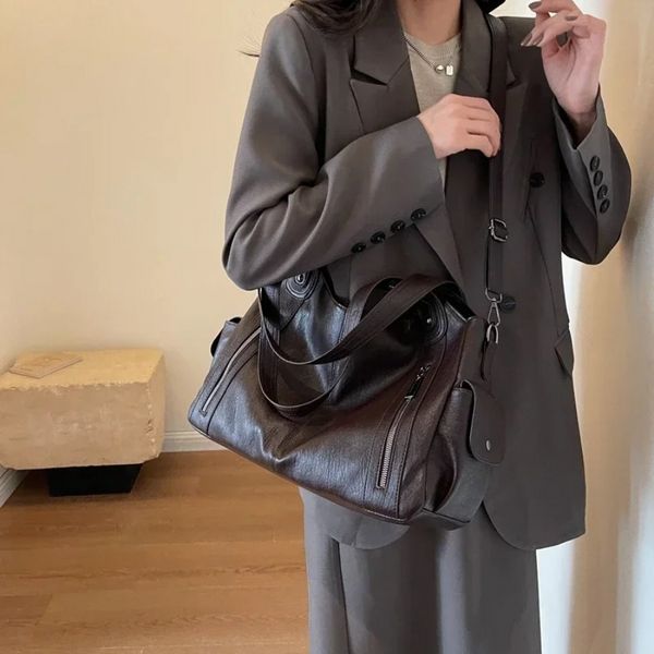 Amber Shoulder Bag – Chic and Versatile Everyday Handbag