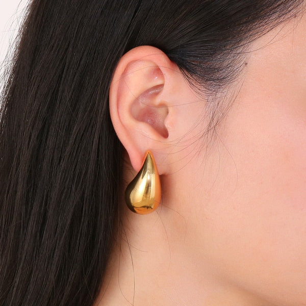 Luna Drop Earrings – Sleek and Modern Minimalist Studs
