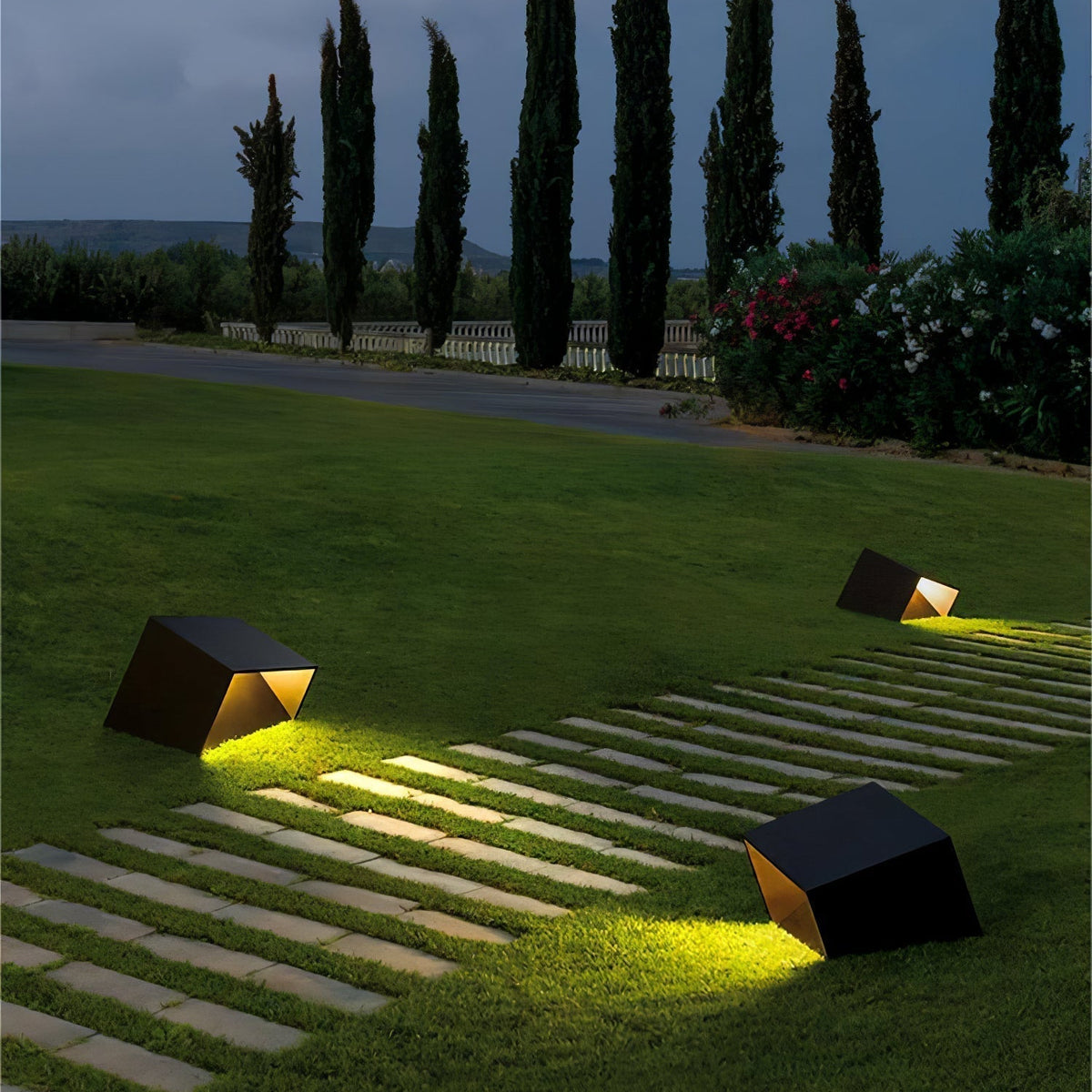 Cube Garden Solar Outdoor Light