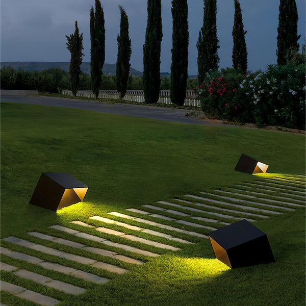 Cube Garden Solar Outdoor Light