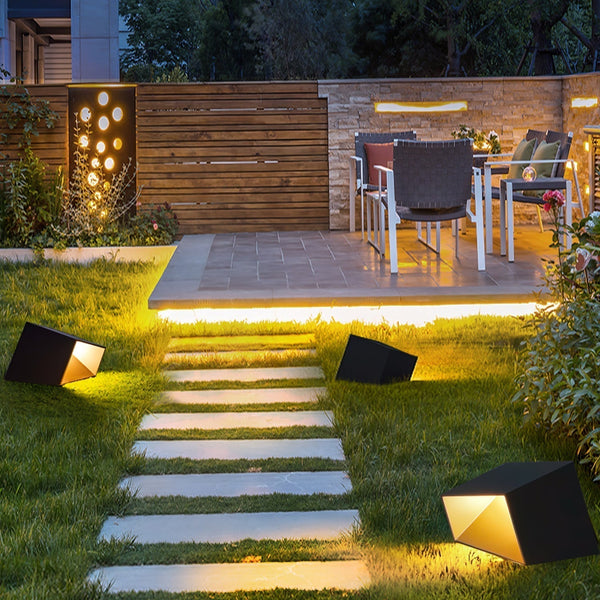 Cube Garden Solar Outdoor Light