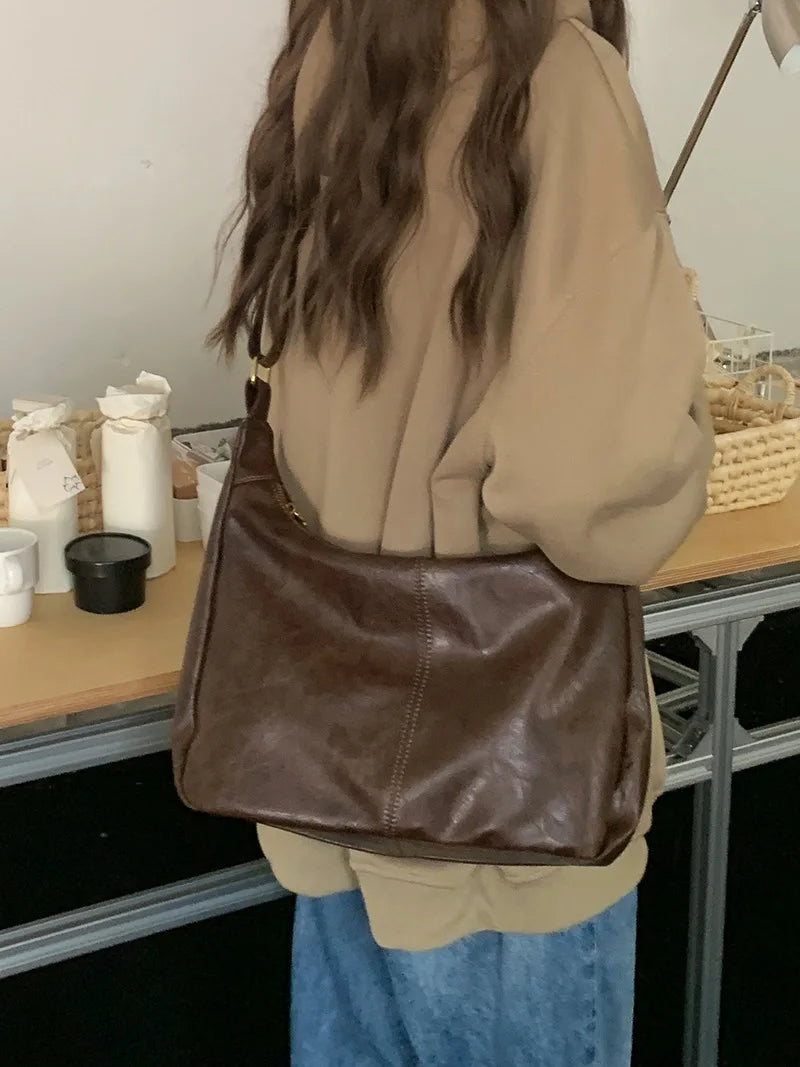 Isabelle Messenger Bag – Stylish and Functional Everyday Crossbody