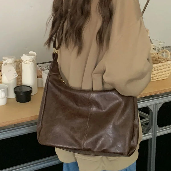 Isabelle Messenger Bag – Stylish and Functional Everyday Crossbody