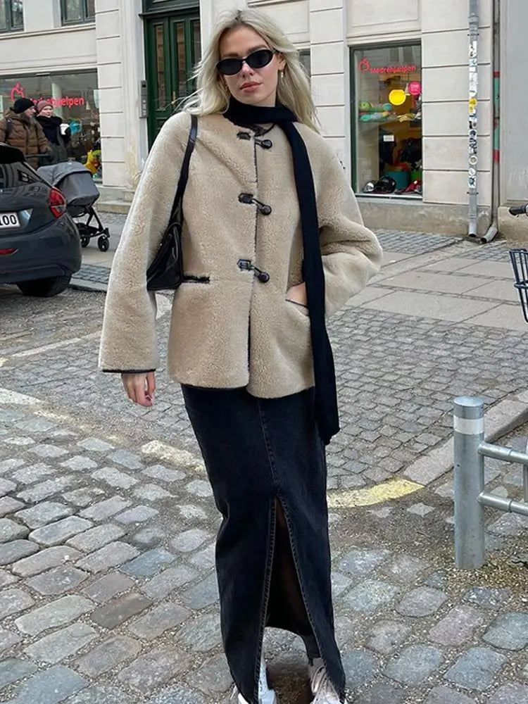 Grace Wool Jacket – Elegant and Warm Outerwear for Any Occasion
