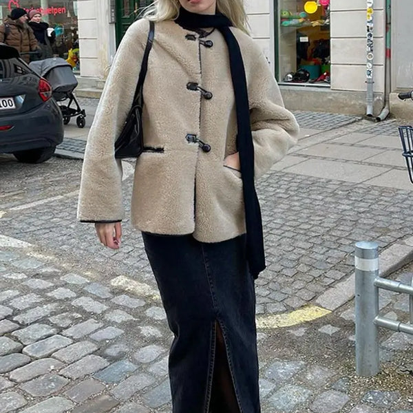 Grace Wool Jacket – Elegant and Warm Outerwear for Any Occasion