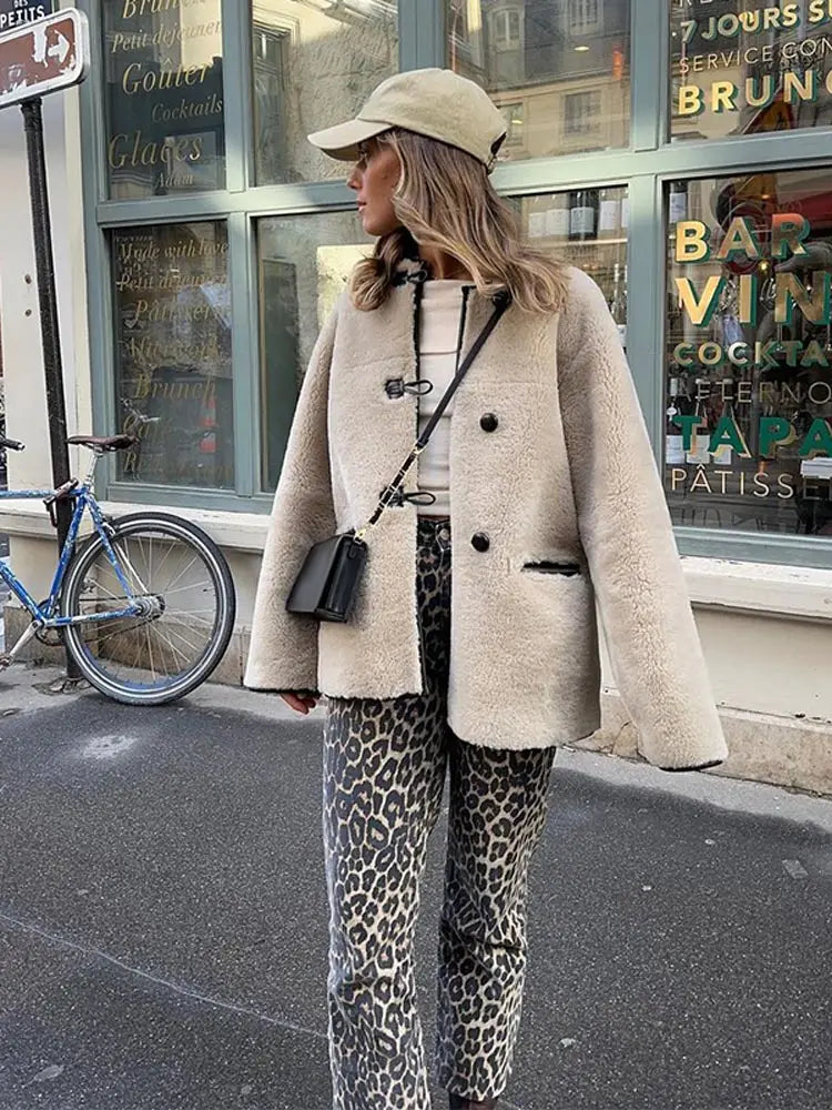 Grace Wool Jacket – Elegant and Warm Outerwear for Any Occasion