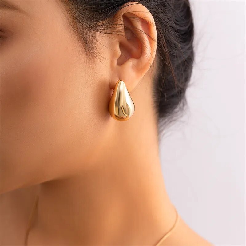 Luna Drop Earrings – Sleek and Modern Minimalist Studs