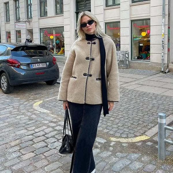 Grace Wool Jacket – Elegant and Warm Outerwear for Any Occasion