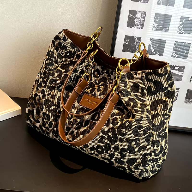 Livia Leopard Luxe Bag – Chic and Stylish Animal Print Handbag