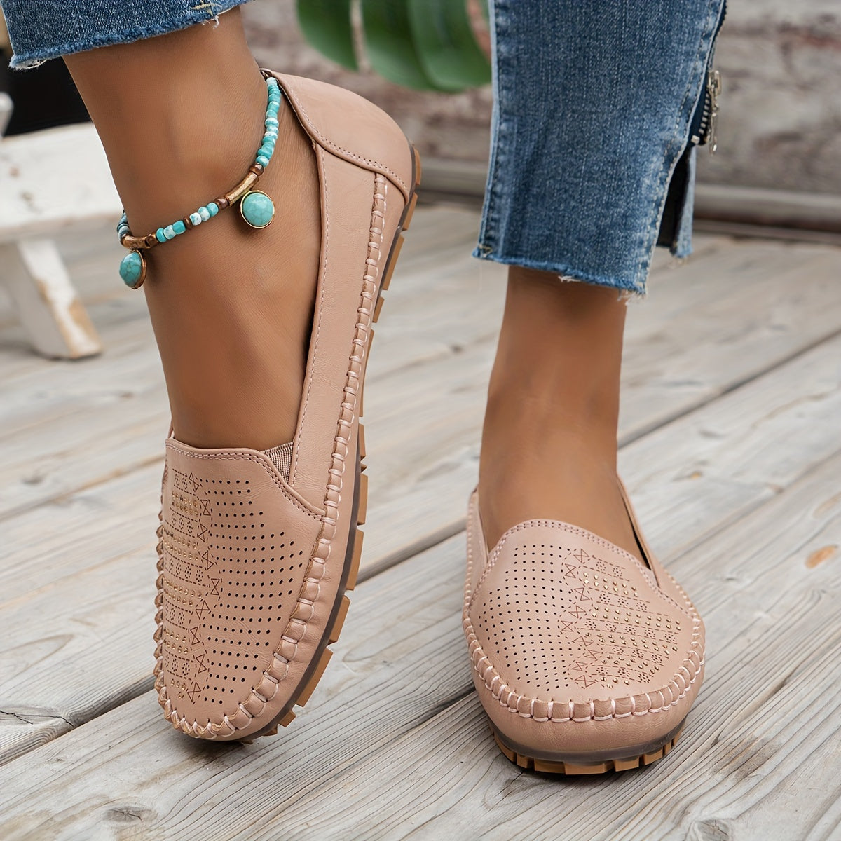 Vintellea™ – Elegant Women's Loafer with Retro Perforation