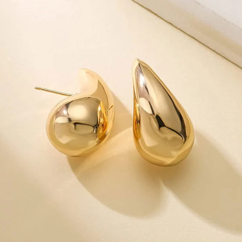 Luna Drop Earrings – Sleek and Modern Minimalist Studs