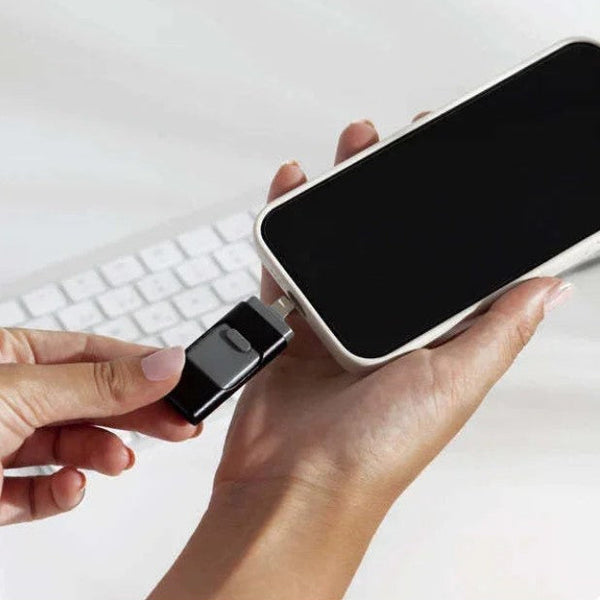 SnapSync™ 4-in-1 Flash Drive