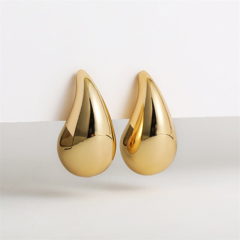 Luna Drop Earrings – Sleek and Modern Minimalist Studs
